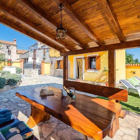 Holiday home Mit Privatpool Fuer 5 Personen Ca 60 Qm In Mali Vareski, Istrien Suedkueste Von Istrien *