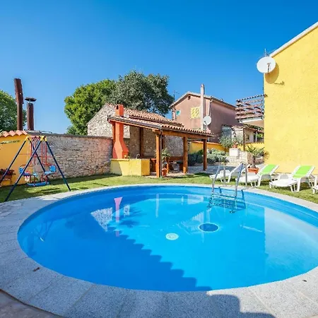 Mit Privatpool Fuer 5 Personen Ca 60 Qm In Mali Vareski, Istrien Suedkueste Von Istrien Holiday home Mali Vareski